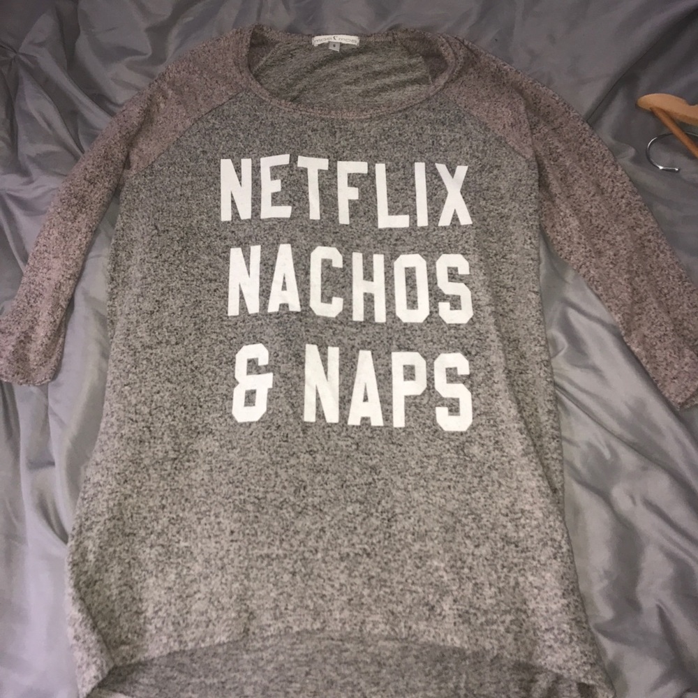 Super comfy light sweater! Worn once.